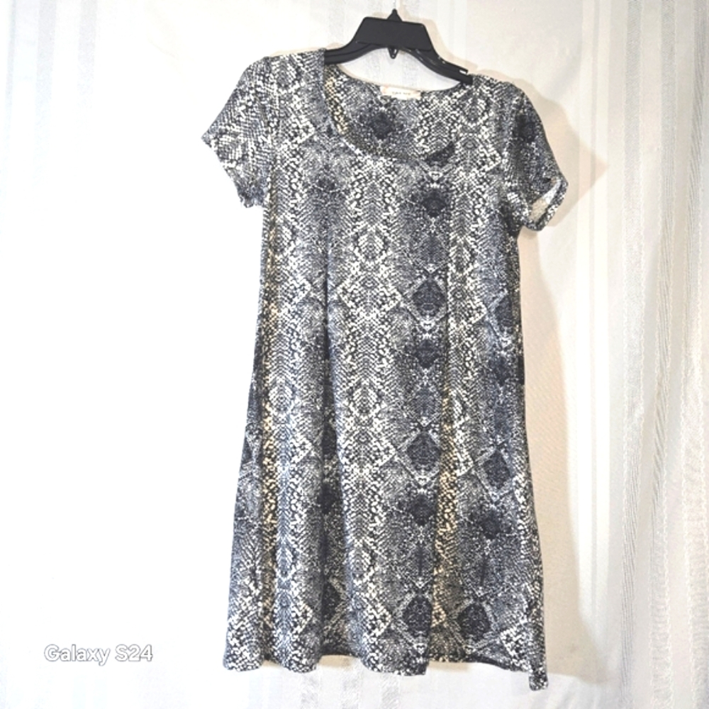 PINK ROSE WOMEN'S SNAKE PRINT BLACK  GRAY SHORTSLEEVE MINI DRESS SIZE LARGE